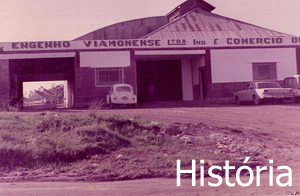 Fachada do Engenho Viamonense em foto antiga, com o letreiro da indústria e comércio